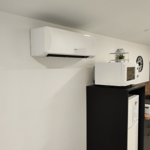 "Installation climatisation réversible Toshiba Midea Drôme"